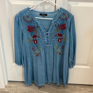 Andree by unit 3/4 sleeve blue top with embroidery Size Medium